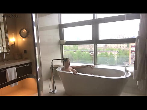❤️ Une énorme nana se branlant passionnément la chatte dans la salle de bains Vidéo de baise at fr.teenactivewear.ru ❤
